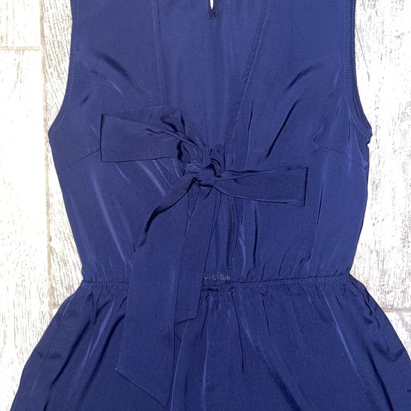Navy romper with bow in the front - Picture 4 of 12